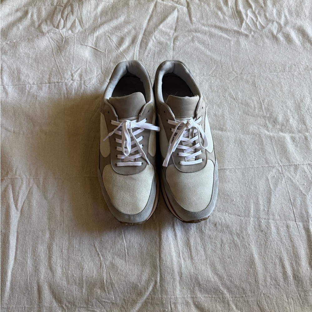 LUCA Runner Sneaker in Grey